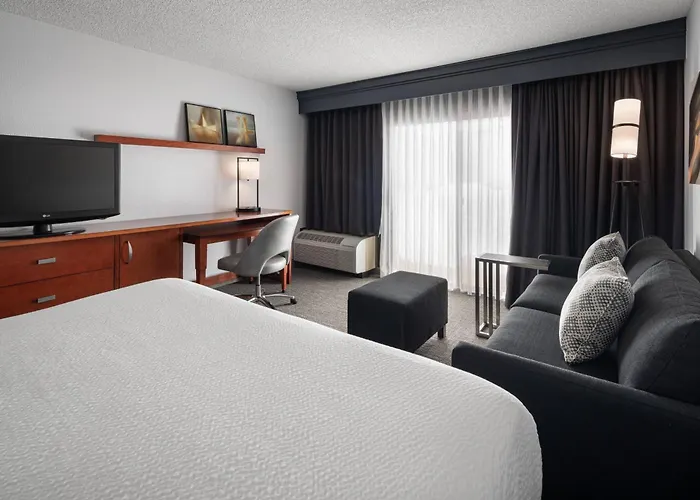 Courtyard By Marriott Pleasanton