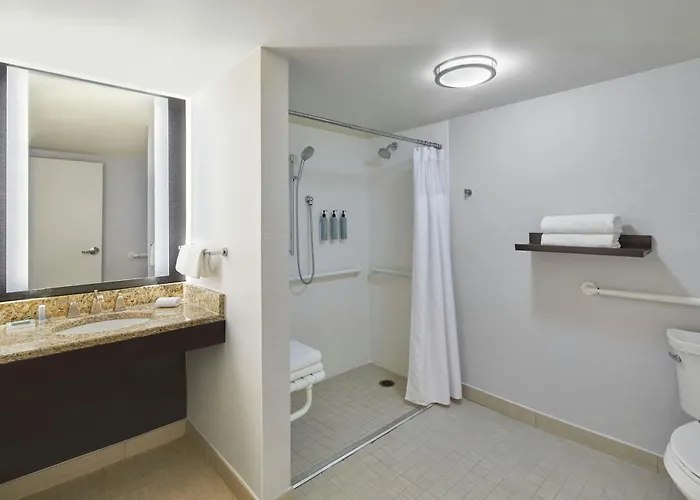 Courtyard By Marriott Pleasanton