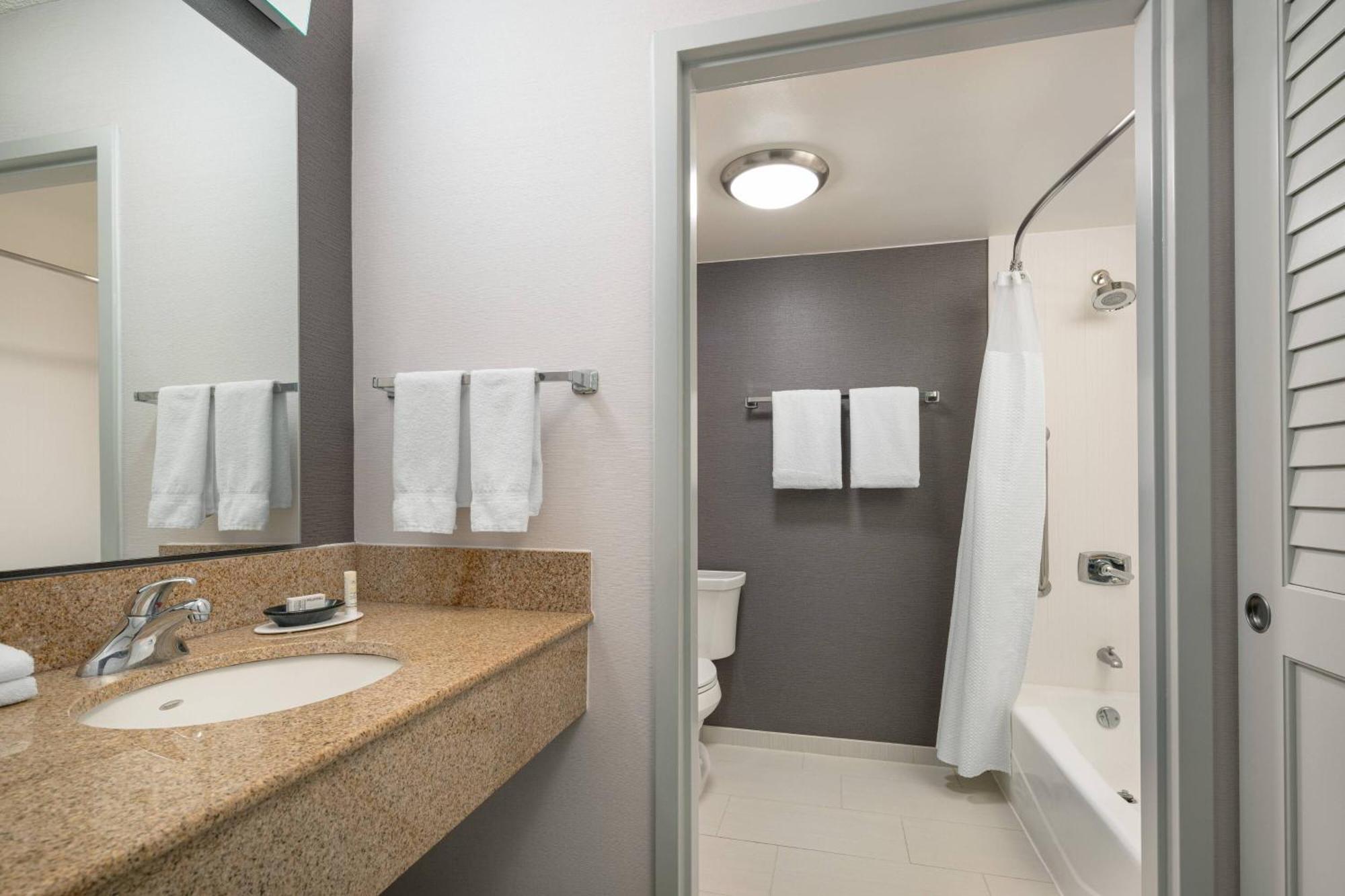 Hotel Courtyard By Marriott 3*