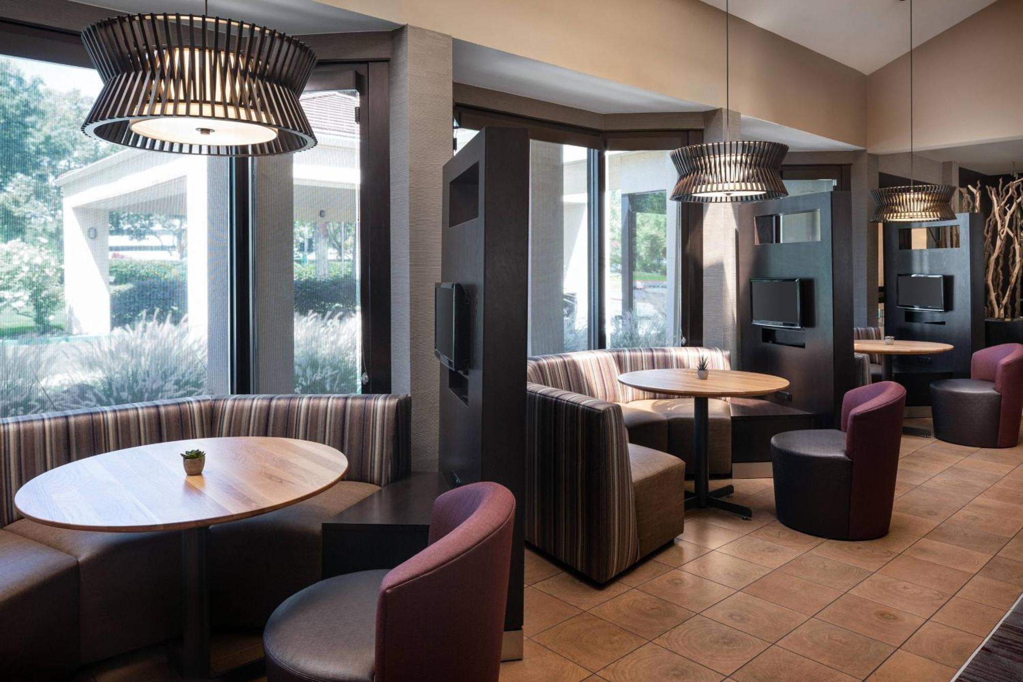 Courtyard By Marriott Hotel Pleasanton