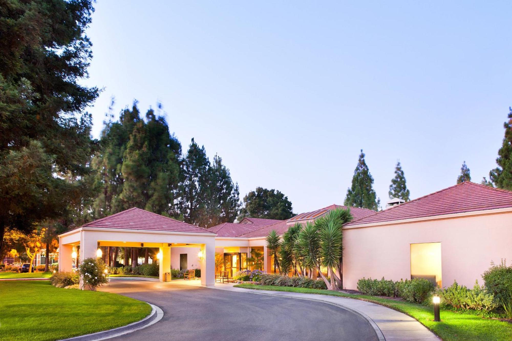 Hotel Courtyard By Marriott