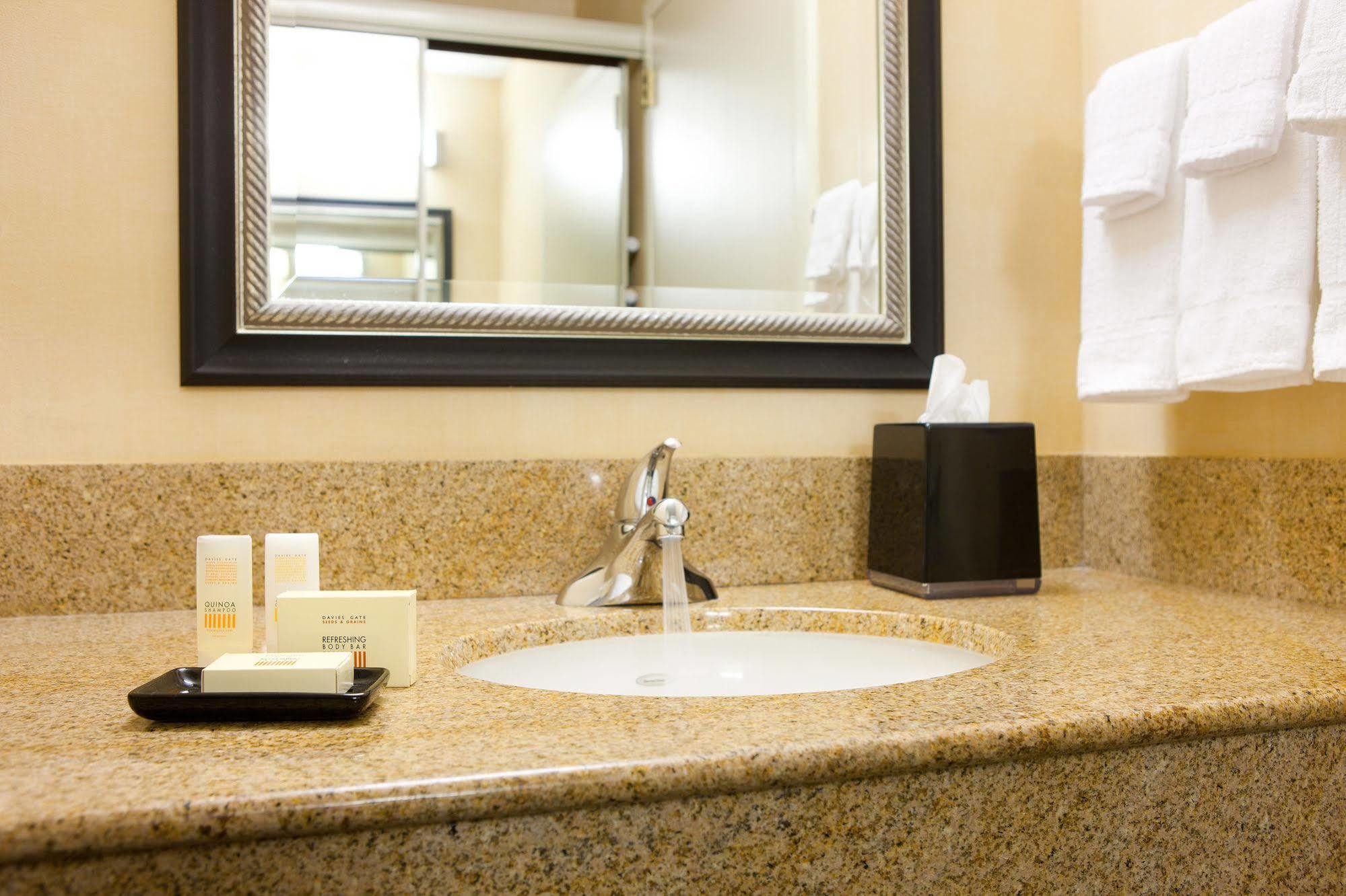 Courtyard By Marriott Pleasanton