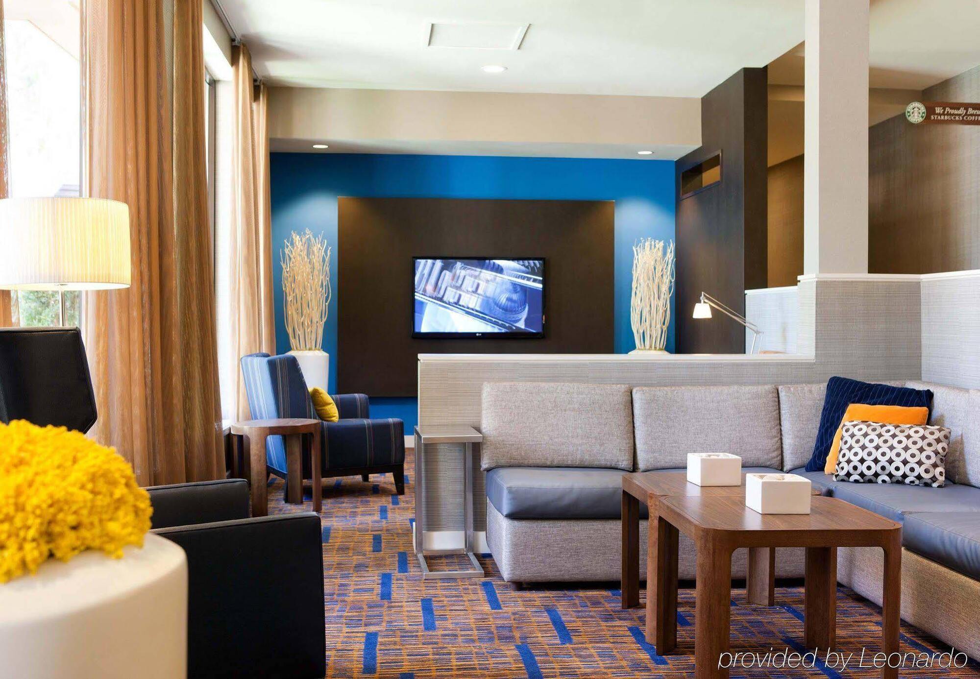 Courtyard By Marriott Hotel