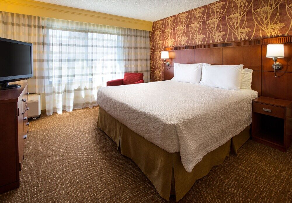 Courtyard By Marriott